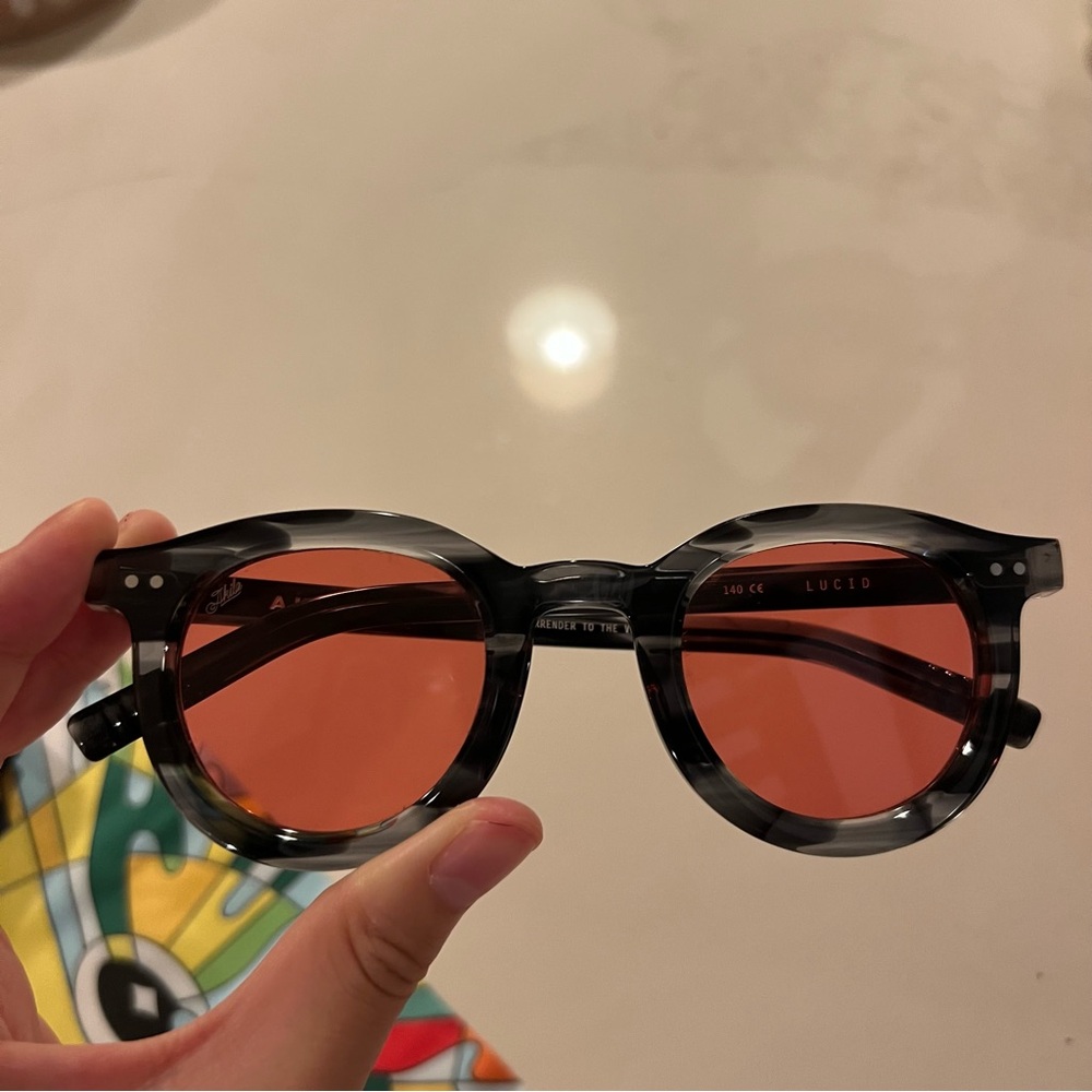 Akila sunglasses - lucid